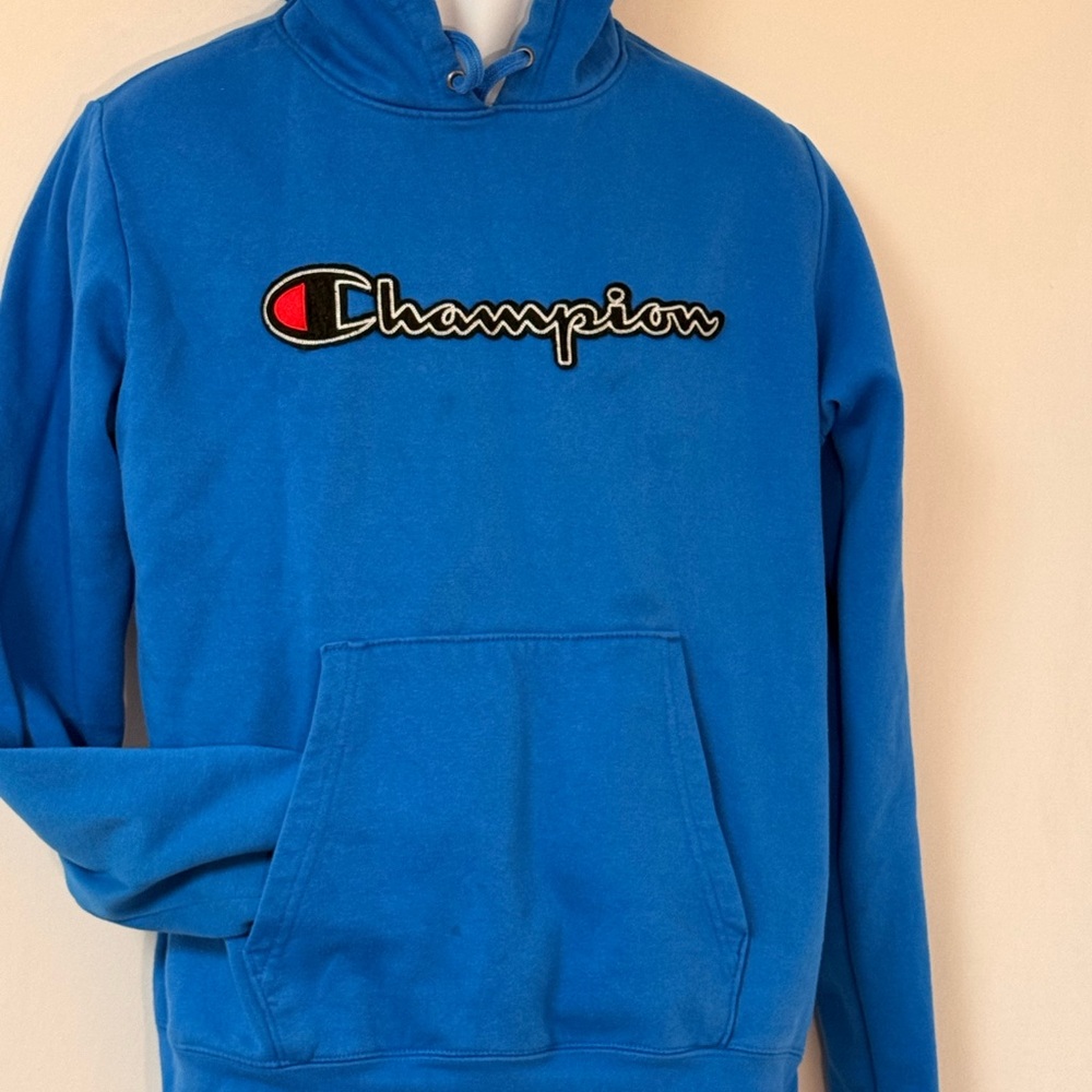Champion Men's Vibrant Blue hoodie